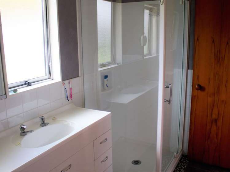 2/30 Buller Crescent Manurewa_4