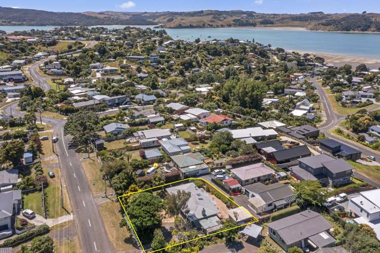 21 Lorenzen Bay Road Raglan_12