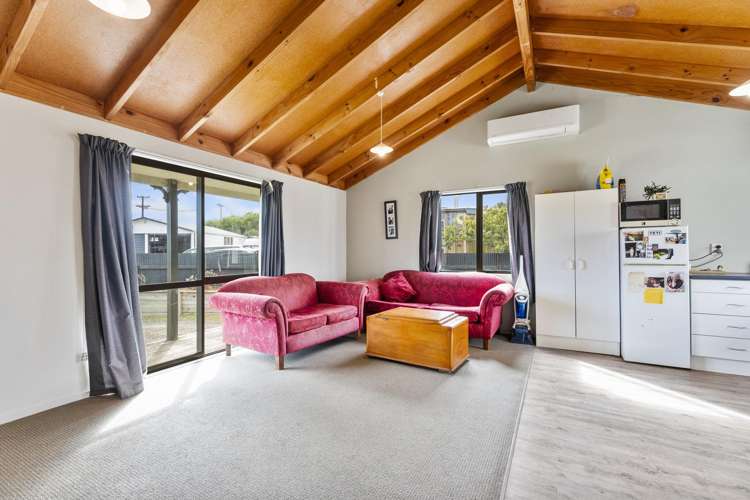 27 Ruanui Street Himatangi Beach_8