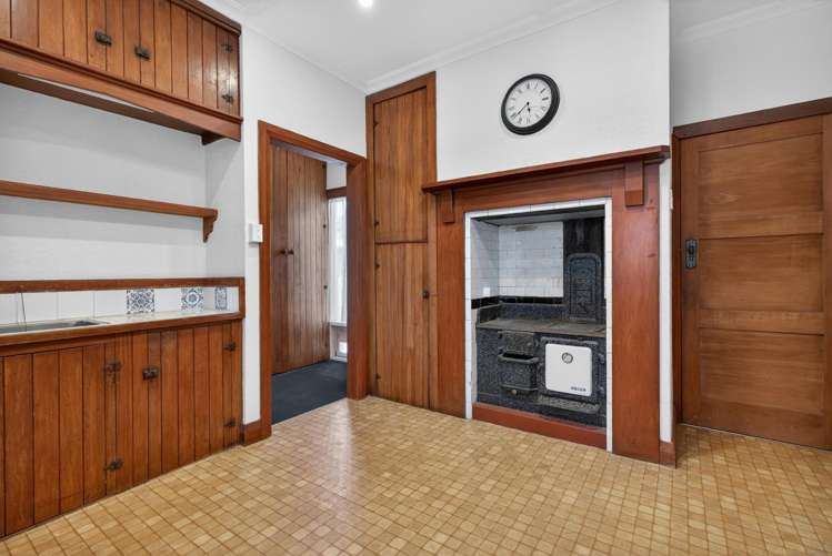 34 Riddlers Crescent Petone_6