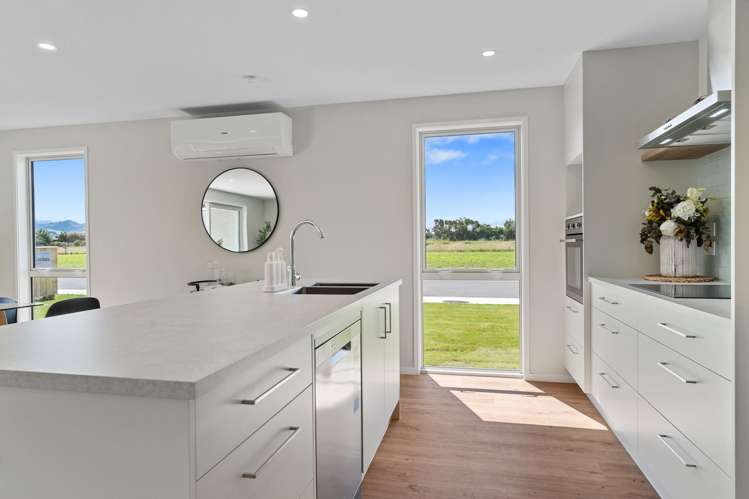 9 Georgina Beyer Way Carterton_12