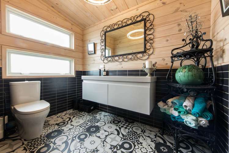 93 Oaia Road Muriwai_19