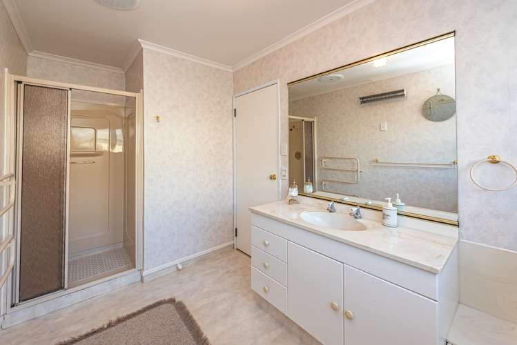 33 Downes Avenue Springvale_18