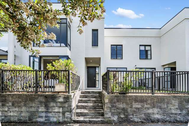 Elevated Elegance & Sun-Drenched Sophistication