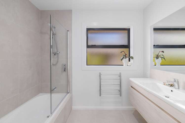 19 Lansbury Avenue Strowan_11