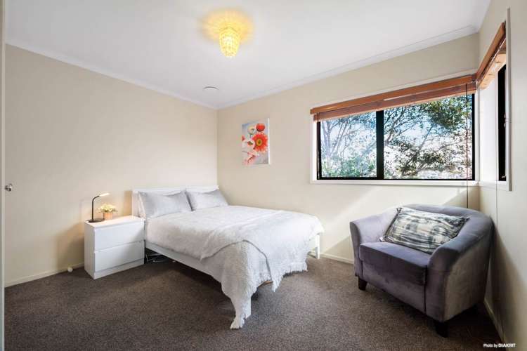 8 Seamount Drive Red Beach_12