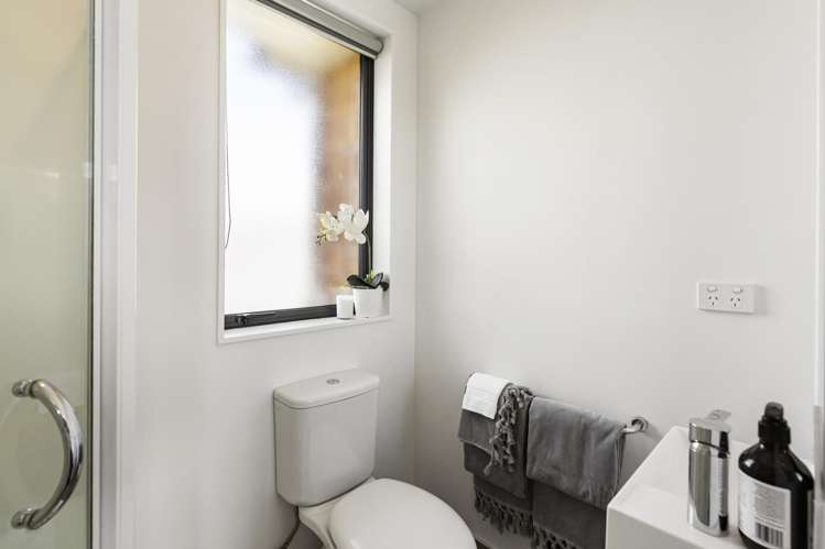 2/3a Curzon Street Onehunga_16