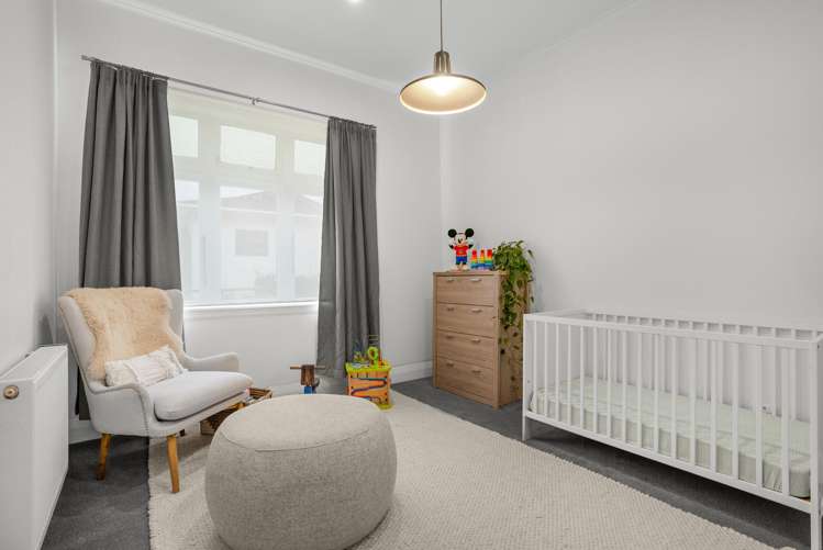 2 Richard Grove Stokes Valley_14