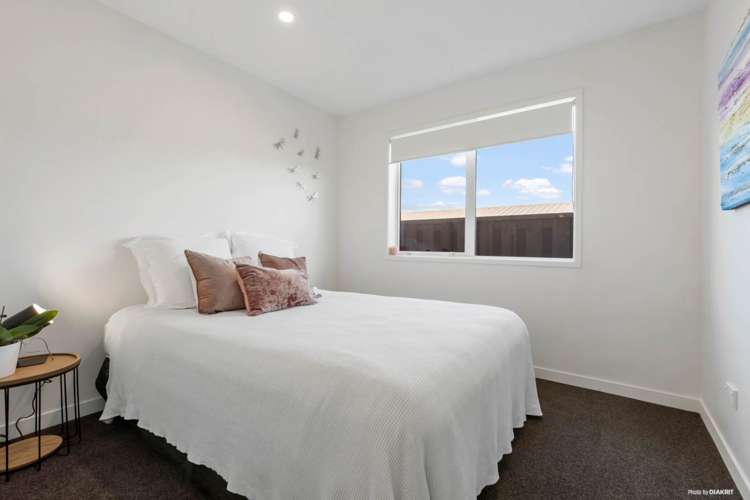 8 Knoll Rise Pukekohe_11