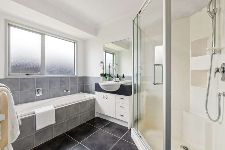 10 Erne Crescent East Tamaki_14