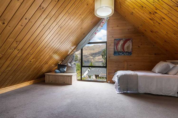 36 Arawata Terrace Fernhill/Sunshine Bay_5