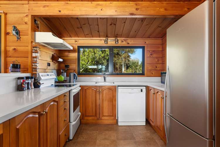 75 Kutarere Wharf Road Opotiki and Surrounds_16