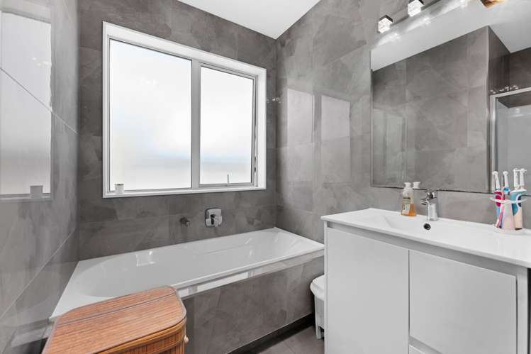 13 Hollowout street Takanini_14