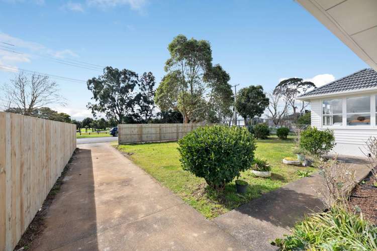 5 Alexander Crescent Otara_16