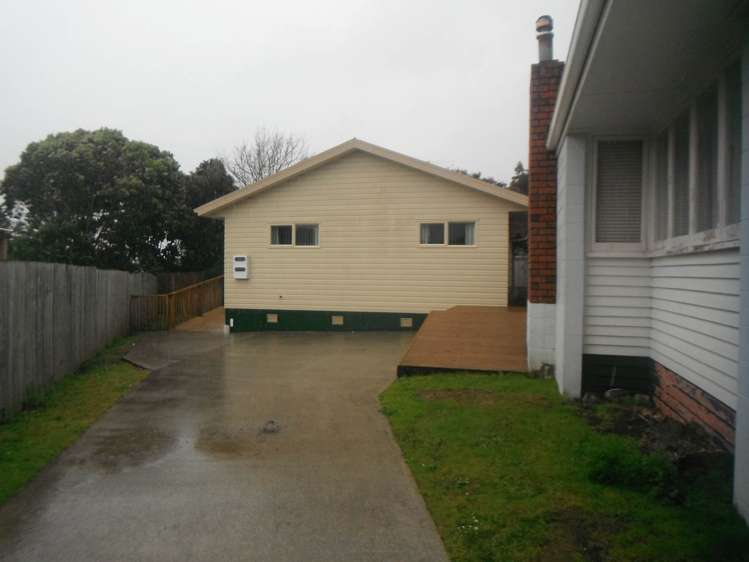 102a Kitchener Road_0