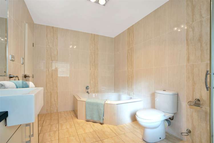 12 Bilancia Place Flat Bush_13