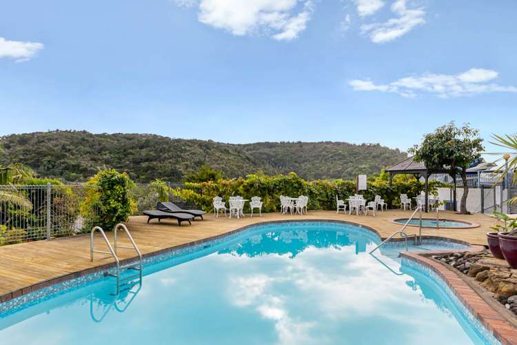 2C Weranui Road Waiwera_22