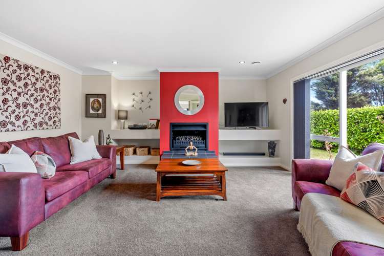 240 Three Oaks Drive Dairy Flat_7