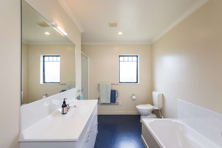 20 Henley Court Highbury_17