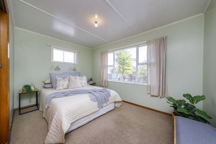 6 Lockhart Avenue Milson_9