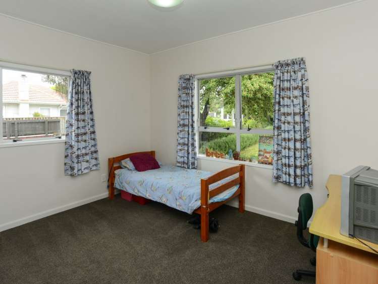 708 Murdoch Road East Akina_13