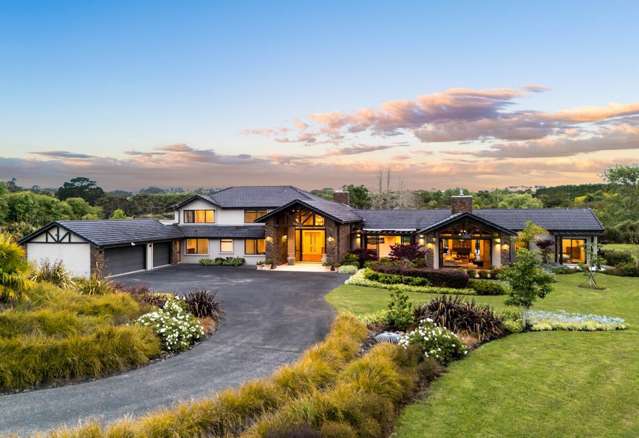 Absolute luxury country retreat with city conv...