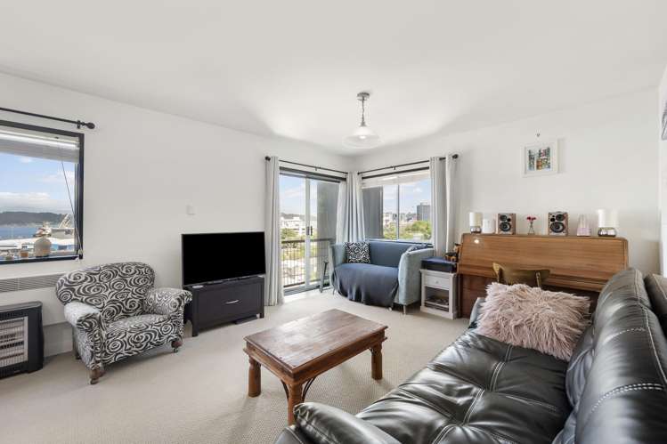 3A/1 Grant Road Thorndon_4