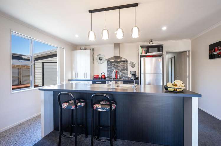 8 Gershwin Grove Stoke_5