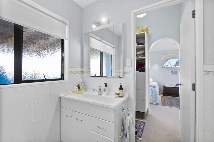 51 Splitt Avenue Glenview_16