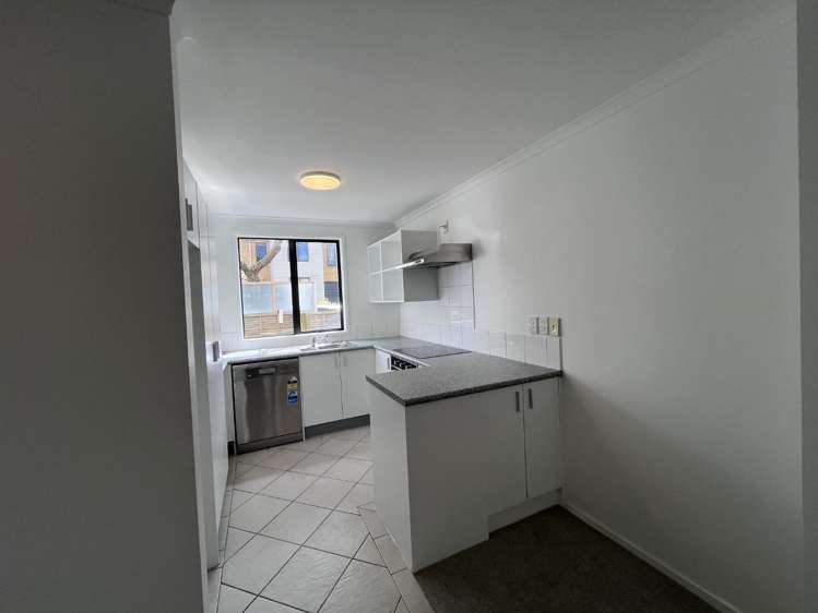 4 Barnea Circle Glen Eden_2