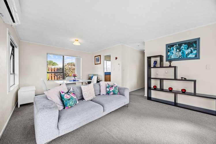 2/6 Dillimore Avenue_4