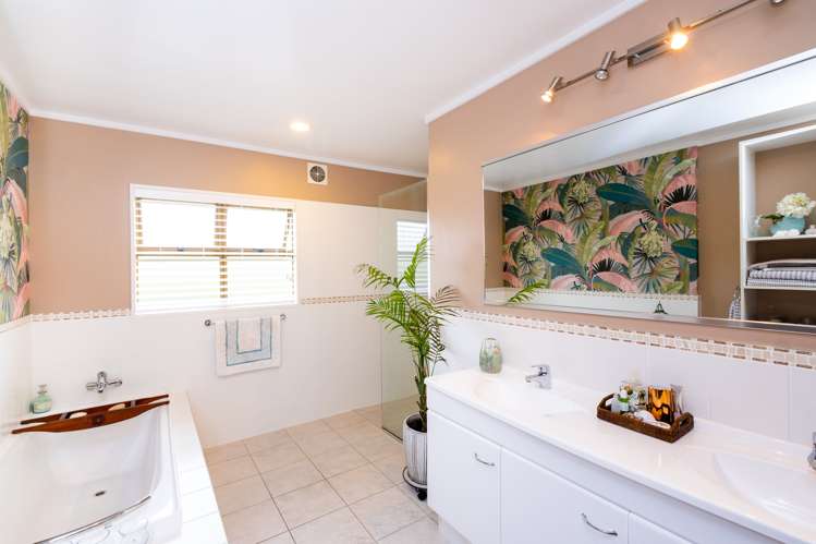 8 Ngarimu Crescent Taradale_12