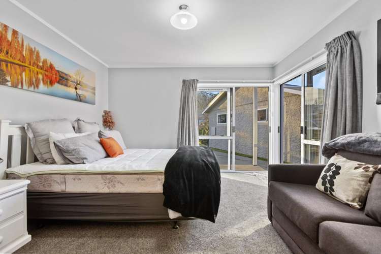 7 Larch Place Wanaka_16