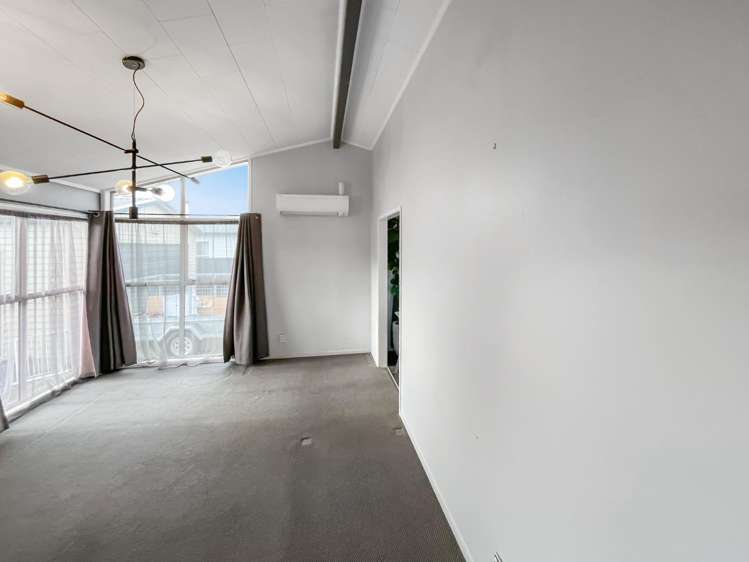 803A Avenue Road East 10482_3