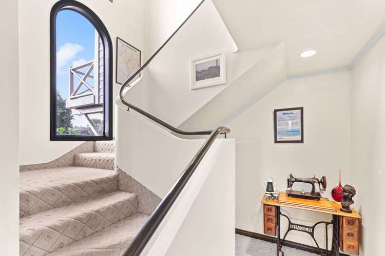 22 Shakespeare Road Bastia Hill_5