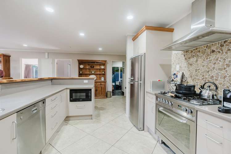 1 Jean Place Pukete_5