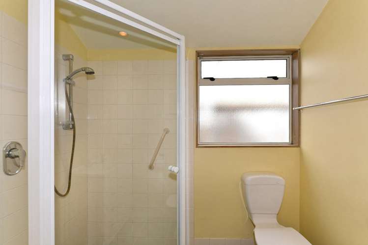 8 Holcroft Place Stoke_14