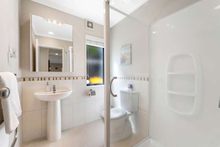 8 Beros Place Flat Bush_10