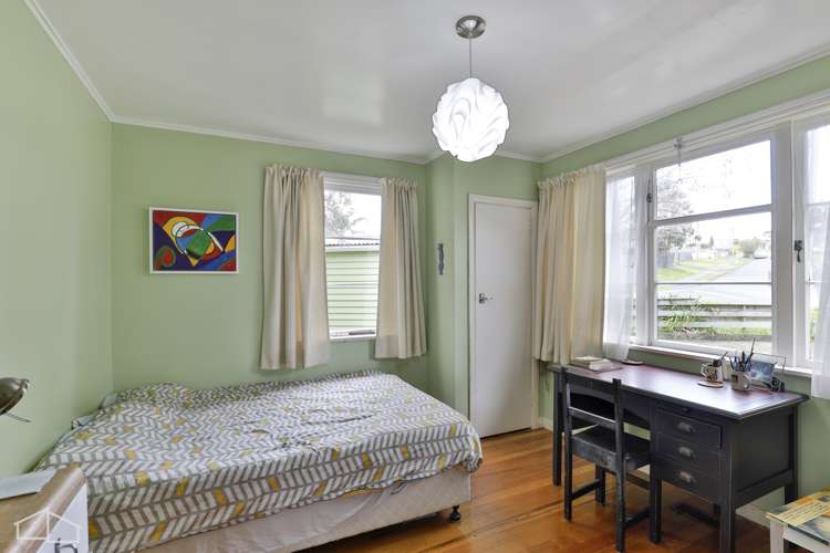 54 Clayburn Road Glen Eden_9