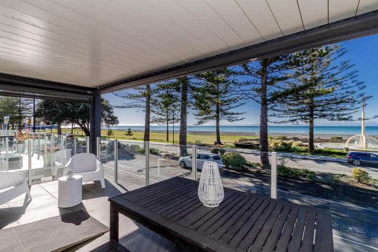 563 Marine Parade Napier South_8