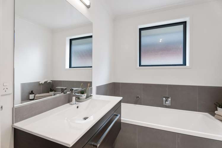 10 Waituarua Drive Conifer Grove_17