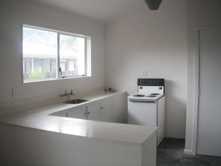 2/133 Tipahi Street Nelson South_1