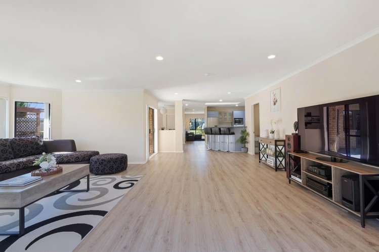 18 Brittany Drive Henderson_13