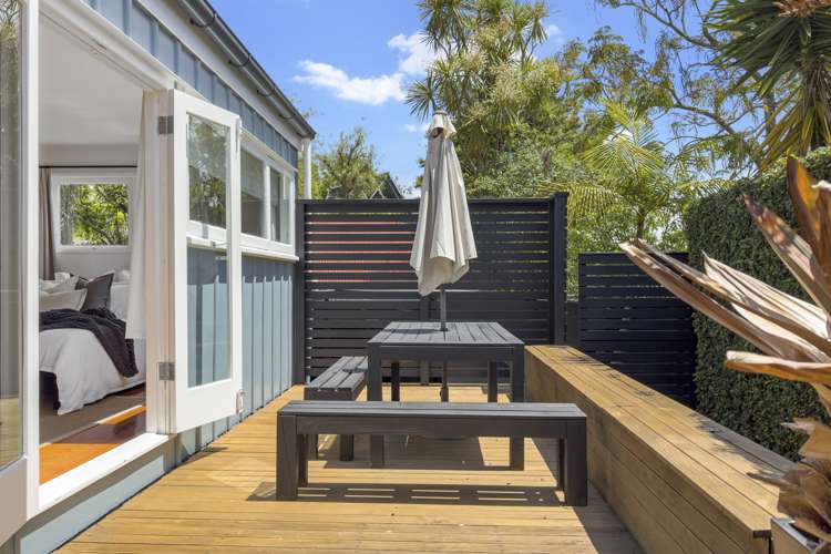 34 Queen Mary Avenue New Lynn_17