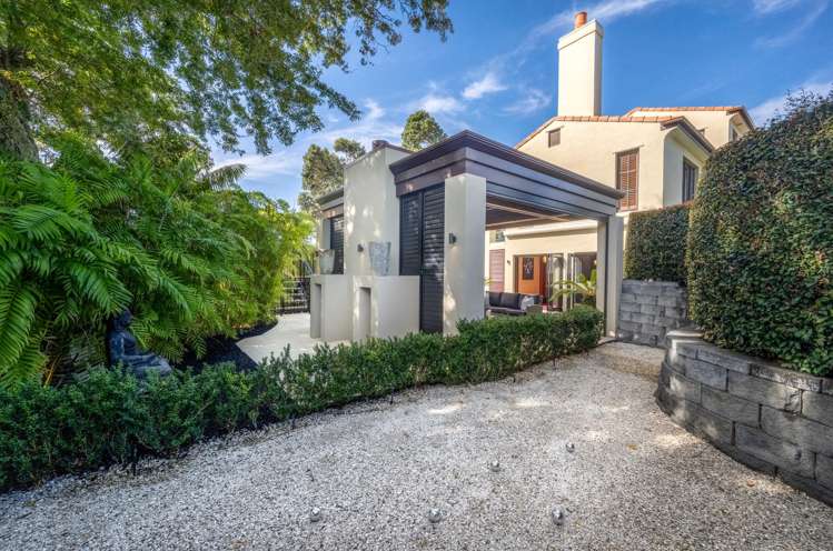 2 Glenoaks Rise Mellons Bay_10