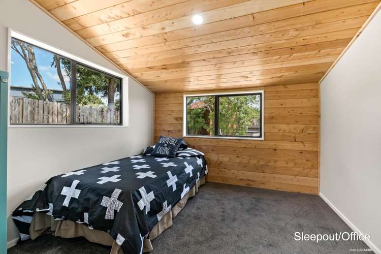 5 Lucy Foster Lane Red Beach_14