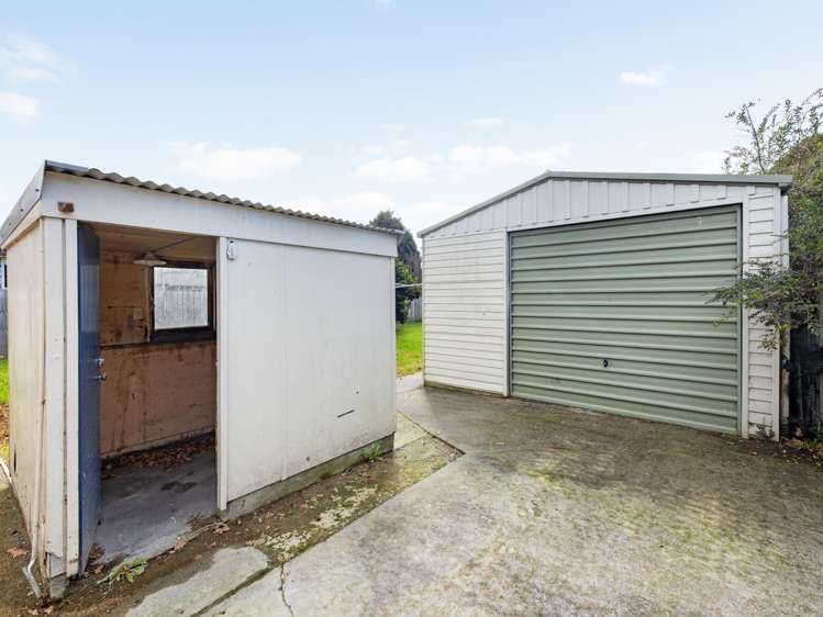 37 Montgomery Crescent Bader_2