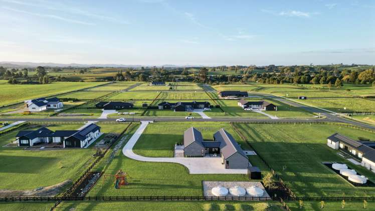 75 Orchardist Way Ngahinapouri_23