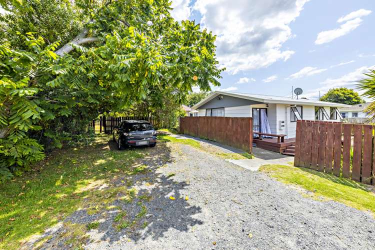 2/61 Redcrest Avenue Red Hill_2