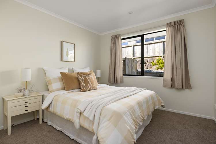 302 Ballintoy Park Drive Welcome Bay_8